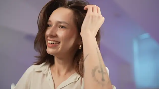 Snapshot of VivianLy_ chatting on January 9, 11:03 am VivianLy online show from January 9, 11:03 am