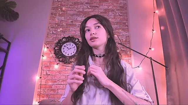 Snapshot of VivianLy_ chatting on November 7, 12:16 pm VivianLy online show from November 7, 12:16 pm