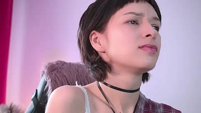 Snapshot of VivianLy_ chatting on March 1, 11:01 am VivianLy online show from March 1, 11:01 am