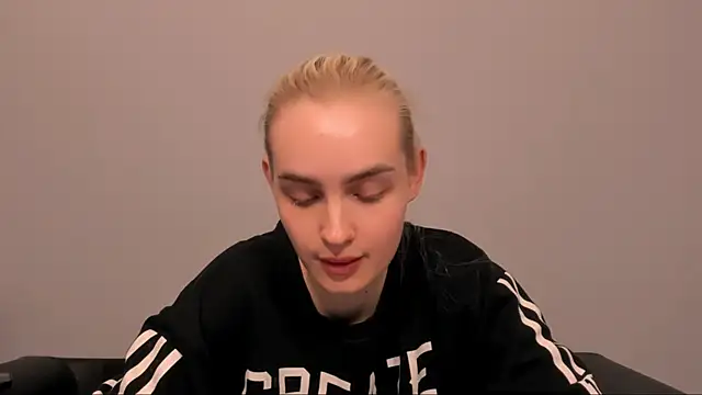 OliviaKisss online show from February 25, 7:01 pm