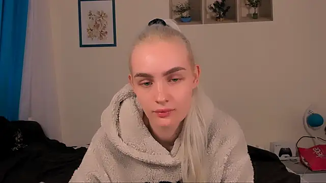 OliviaKisss online show from April 25, 1:41 pm