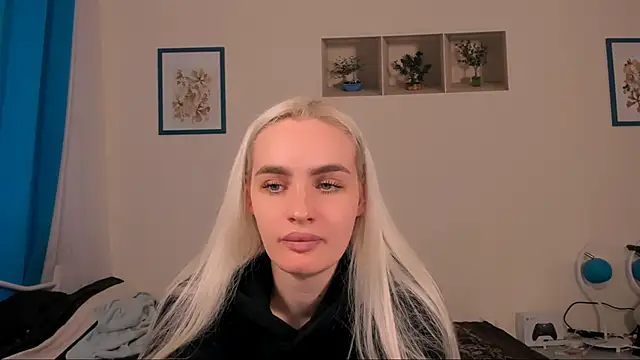 OliviaKisss online show from May 13, 1:08 pm