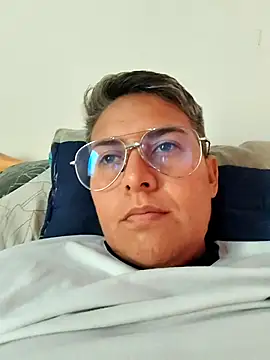 Snapshot of Yessi_rousse chatting on November 4, 1:21 pm Yessi rousse online show from November 4, 1:21 pm