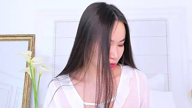 NaomiYuu online show from February 7, 2:19 am