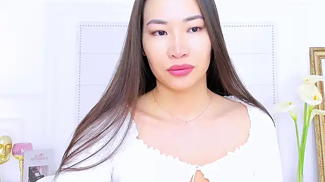 NaomiYuu online show from March 19, 2:27 am