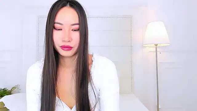 Snapshot of NaomiYuu chatting on December 21, 2:51 am NaomiYuu online show from December 21, 2:51 am