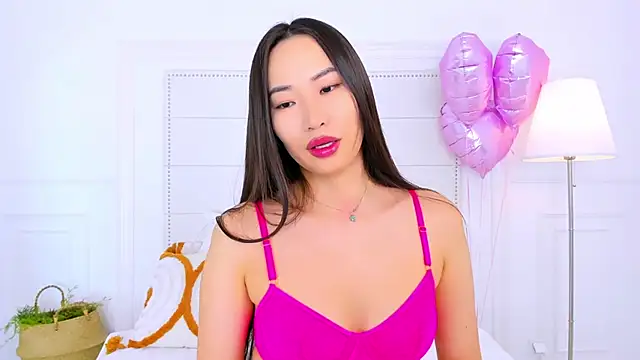 Snapshot of NaomiYuu chatting on February 26, 2:43 am NaomiYuu online show from February 26, 2:43 am