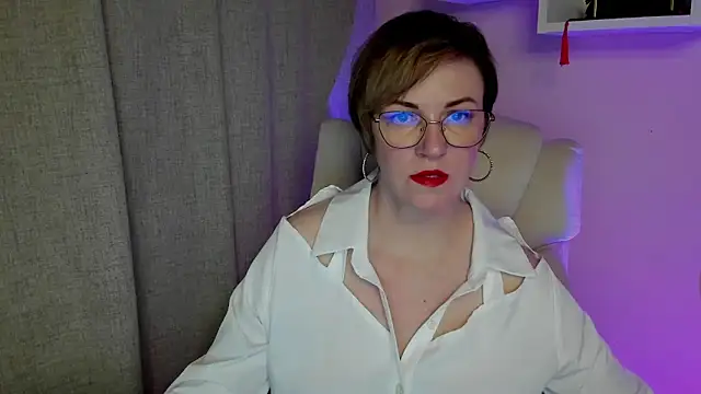feliziaDesire online show from June 7, 6:06 am