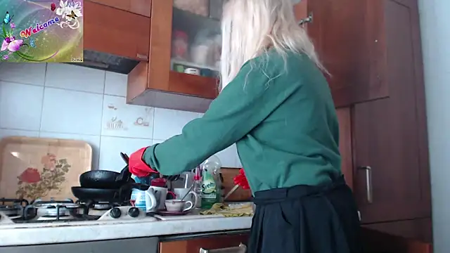 martachatte online show from December 3, 10:02 am