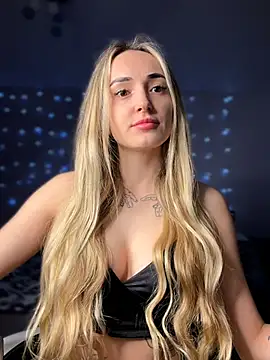 Snapshot of minalawarden chatting on February 11, 10:20 am minalawarden online show from February 11, 10:20 am