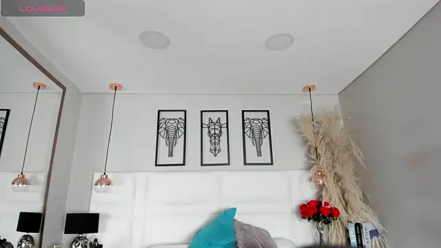 Rebeca jones online show from November 10, 12:15 pm