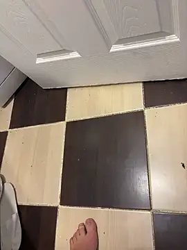 Snapshot of strange6696 chatting on March 21, 9:45 am strange6696 online show from March 21, 9:45 am