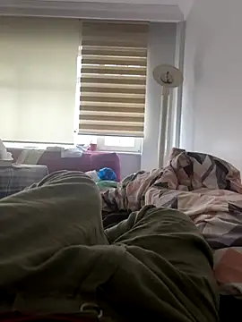 Snapshot of strange6696 chatting on November 6, 11:44 am strange6696 online show from November 6, 11:44 am