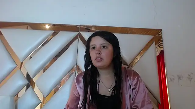 nathaly low1 online show from May 20, 1:17 pm