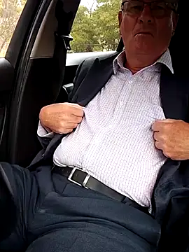 stiffandlubedxh online show from January 7, 8:55 pm