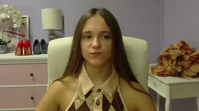 Snapshot of dirtyxEmily chatting on December 4, 7:39 am dirtyxEmily online show from December 4, 7:39 am