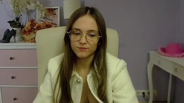 Snapshot of dirtyxEmily chatting on February 14, 11:10 am dirtyxEmily online show from February 14, 11:10 am