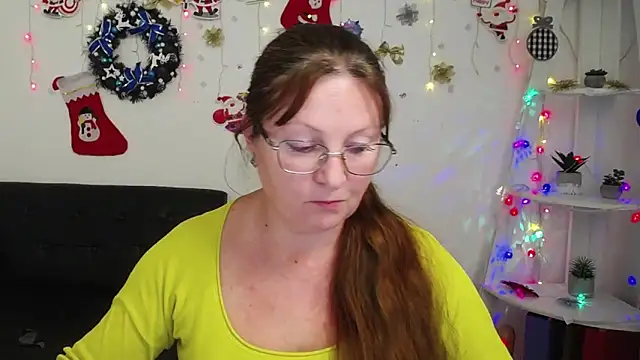 VanessaHotts online show from January 4, 3:28 pm