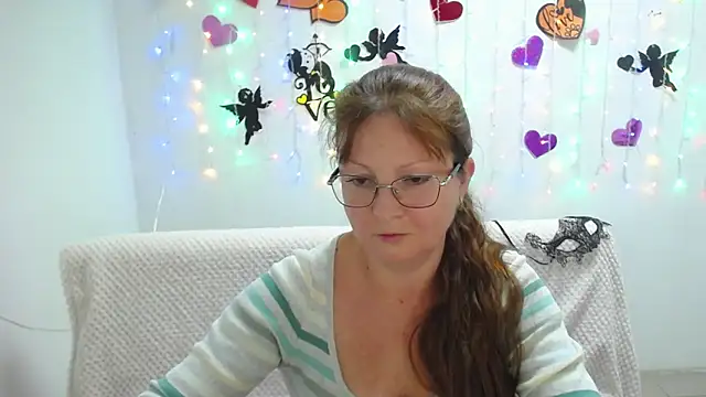 VanessaHotts online show from March 3, 3:31 pm