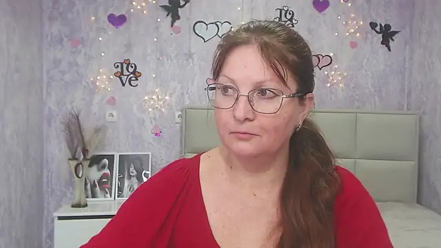 VanessaHotts online show from March 5, 3:29 pm