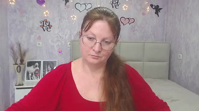 VanessaHotts online show from March 7, 4:00 pm