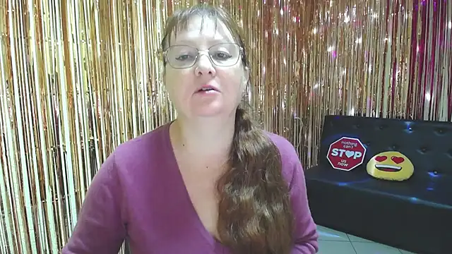 VanessaHotts online show from October 1, 5:02 am