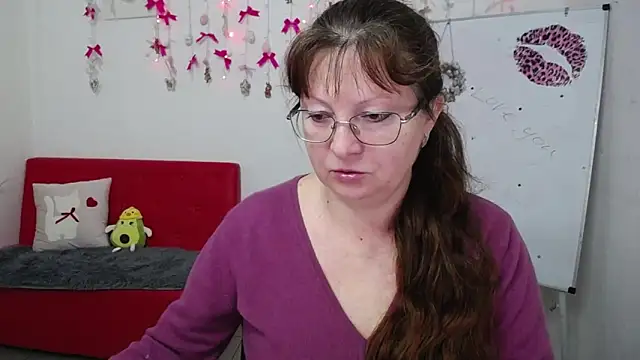 VanessaHotts online show from April 15, 5:03 am