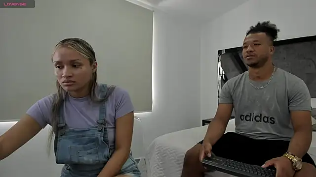 AnnieAndStefan online show from January 8, 2:46 pm