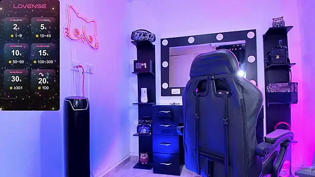 miss kitty online show from October 11, 12:43 am