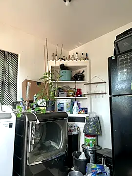 Snapshot of mandjpuff2 chatting on October 22, 8:19 pm mandjpuff2 online show from October 22, 8:19 pm