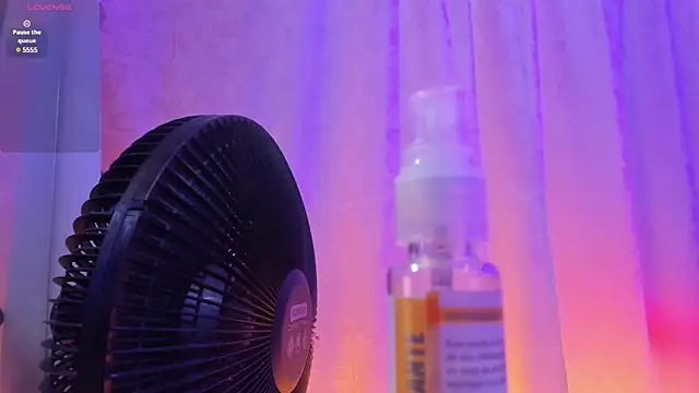 lonely shewolf online show from January 31, 6:25 pm