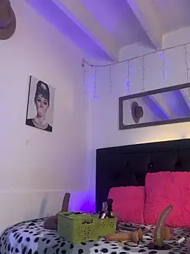 lonely shewolf online show from November 21, 5:44 pm