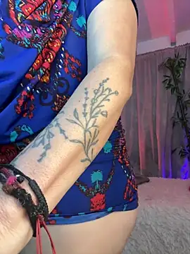 lonely shewolf online show from May 27, 5:32 pm