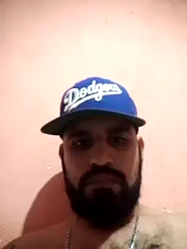 Snapshot of Rogelio_1998 chatting on February 26, 5:56 pm Rogelio 1998 online show from February 26, 5:56 pm