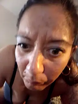 Snapshot of AnyaBest chatting on January 2, 2:13 pm AnyaBest online show from January 2, 2:13 pm