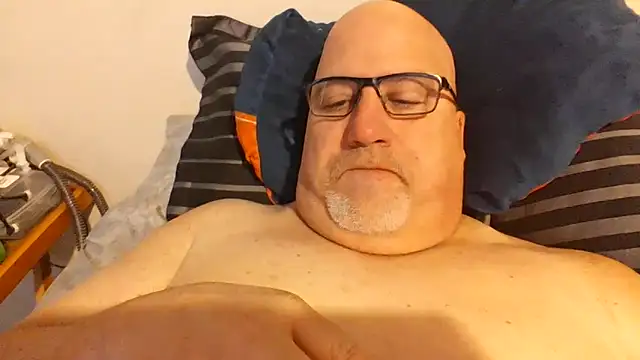 Bigbear0563 online show from March 5, 3:29 pm