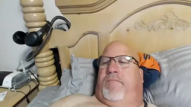 Snapshot of Bigbear0563 chatting on June 24, 5:56 pm Bigbear0563 online show from June 24, 5:56 pm