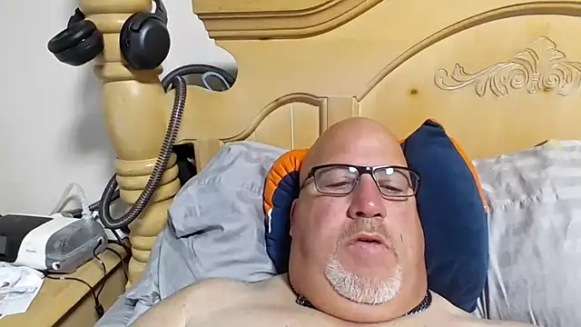 Snapshot of Bigbear0563 chatting on July 8, 4:11 pm Bigbear0563 online show from July 8, 4:11 pm