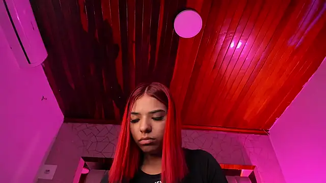 Emmily Savage online show from November 10, 11:42 am