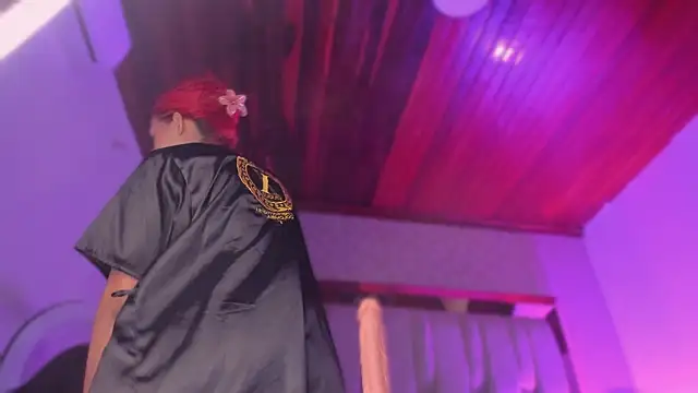 Emmily Savage online show from March 1, 12:51 pm