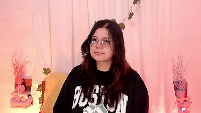 Snapshot of Mey_moon chatting on March 1, 7:37 pm Mey moon online show from March 1, 7:37 pm