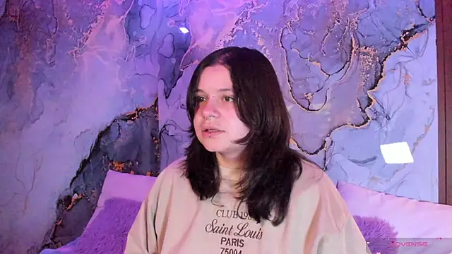 Snapshot of Mey_moon chatting on November 15, 12:08 am Mey moon online show from November 15, 12:08 am