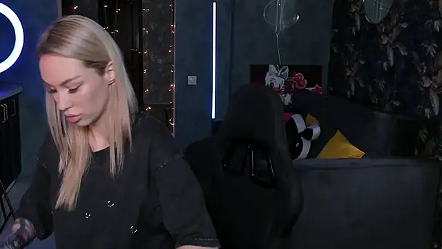 Blckmirrorr online show from October 22, 4:24 am