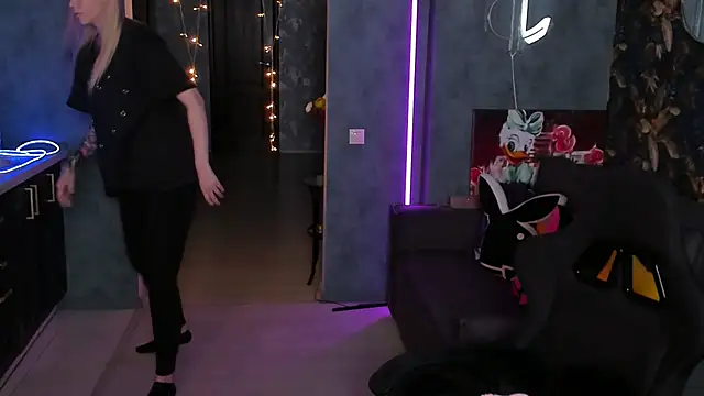 Blckmirrorr online show from February 5, 12:32 pm