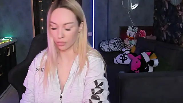 Blckmirrorr online show from April 21, 12:55 pm