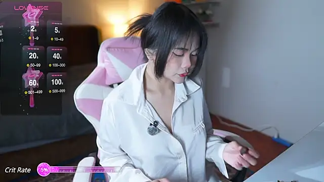 Snapshot of laybunny1 chatting on February 9, 9:39 pm laybunny1 online show from February 9, 9:39 pm