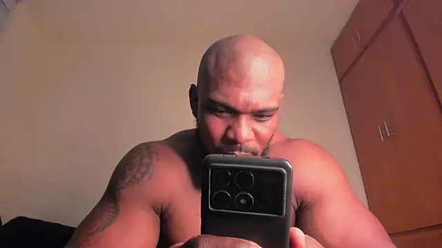 Tyler Waka01 online show from August 4, 9:50 pm