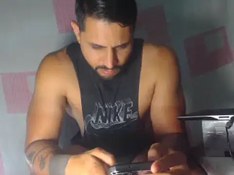 Snapshot of sebasx412 chatting on February 26, 3:21 am sebasx412 online show from February 26, 3:21 am