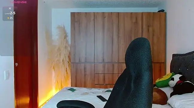 mathew vidal1 online show from December 5, 5:59 am