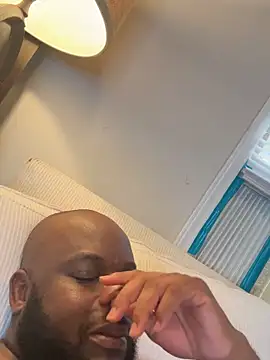 Snapshot of africandickxxl chatting on October 23, 9:35 pm africandickxxl online show from October 23, 9:35 pm